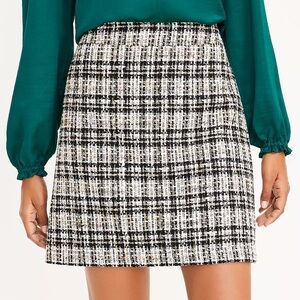 LOFT Tweed Black and White Shift Pencil Skirt Knee-Length Workwear | Size 8
